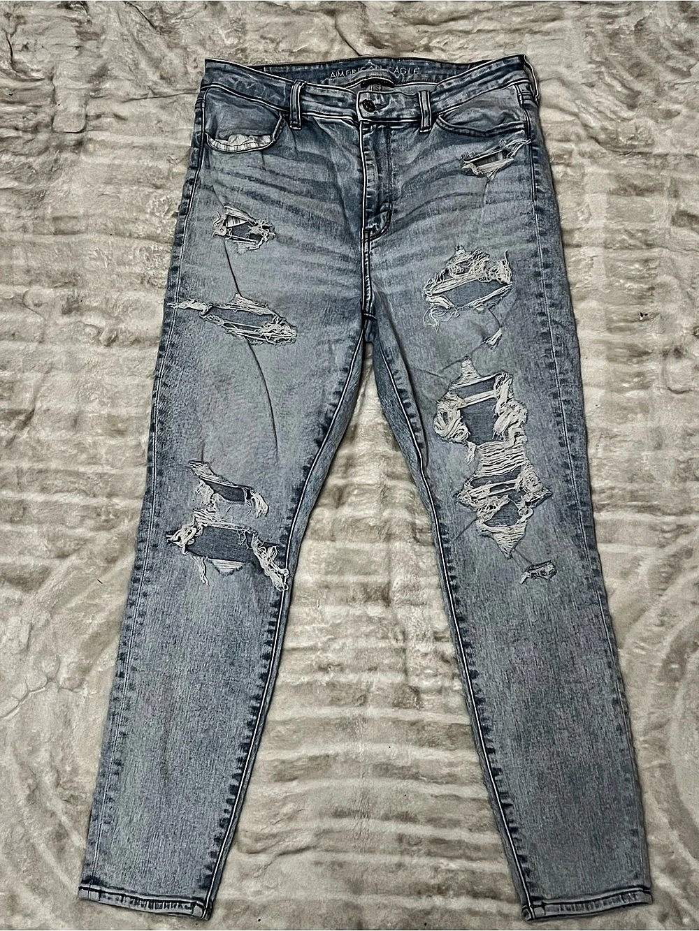 American Eagle Super High-Rise Jegging Distressed Blue Size 14 Short Jeans
